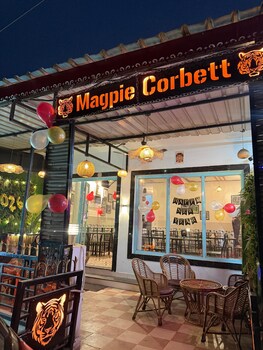 Magpie Corbett,,2 star