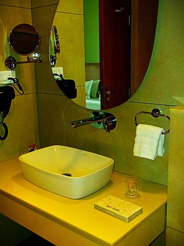 kottayam grand hotel convention centre