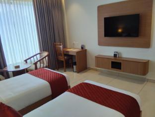 kottayam grand hotel convention centre
