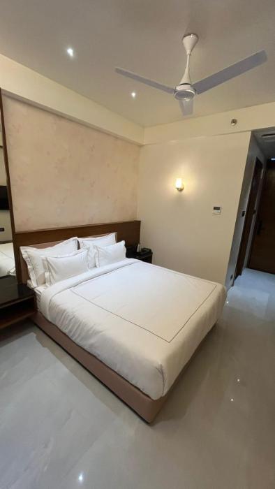 hotel roi retreat
