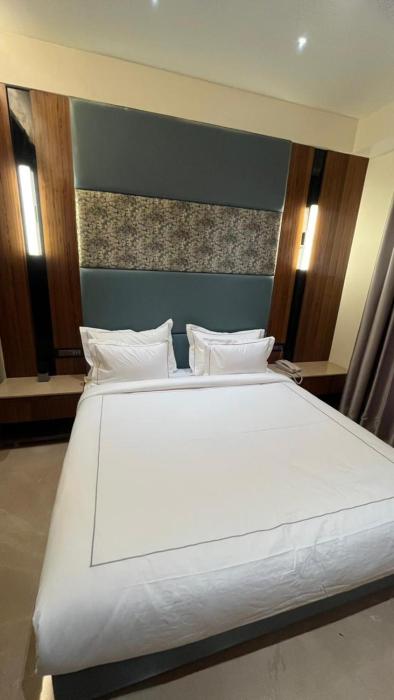 hotel roi retreat