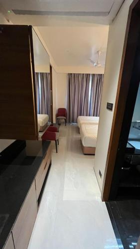hotel roi retreat