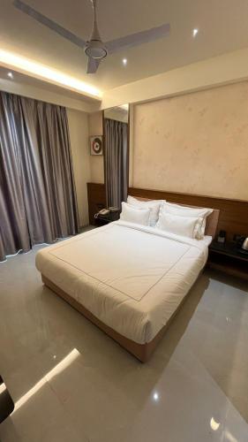 hotel roi retreat