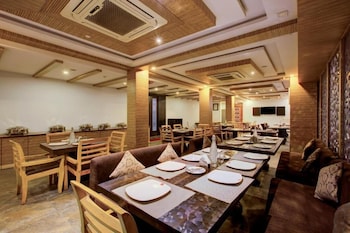 vh hotels mysore road
