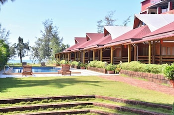 Sunbliss Pinewood Beach Resort,,2 star