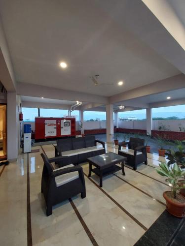 lk grand home