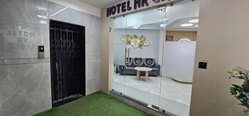 Hotel Hr Grand,,3 star