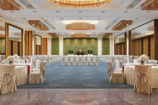 essentia luxury hotel and convention