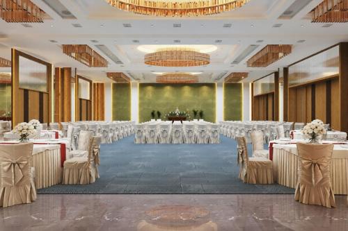 essentia luxury hotel and convention