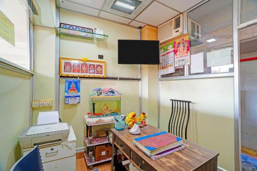 via yazhini hospitality services