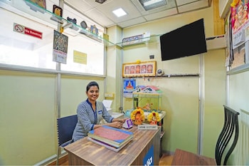 via yazhini hospitality services