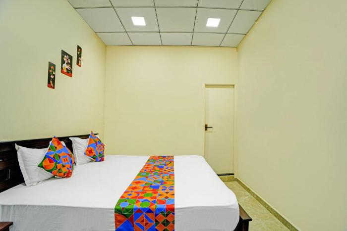 via yazhini hospitality services