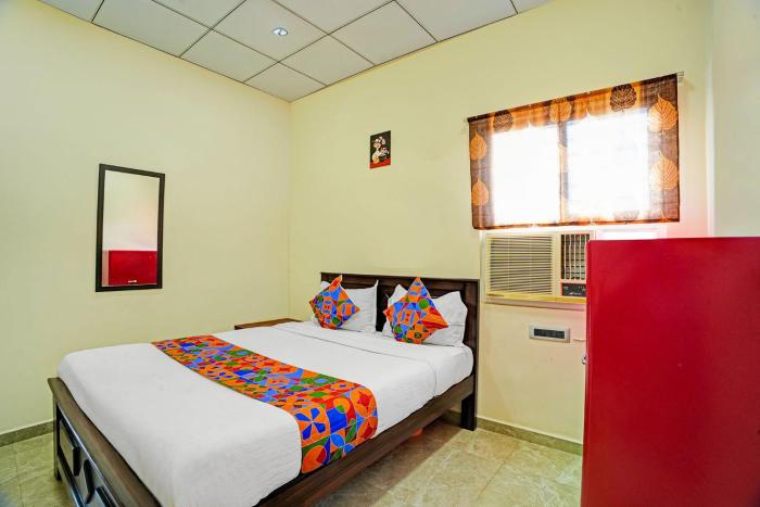 via yazhini hospitality services