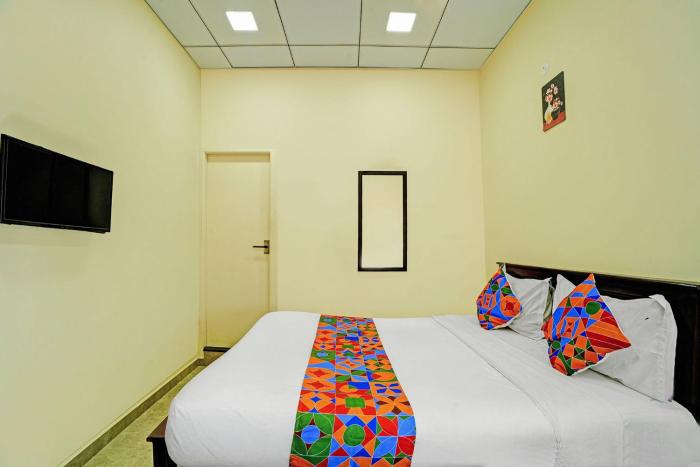 via yazhini hospitality services