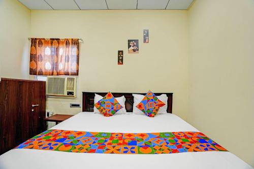 via yazhini hospitality services