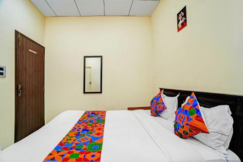 via yazhini hospitality services