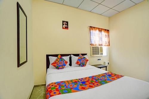 via yazhini hospitality services