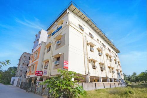 via yazhini hospitality services