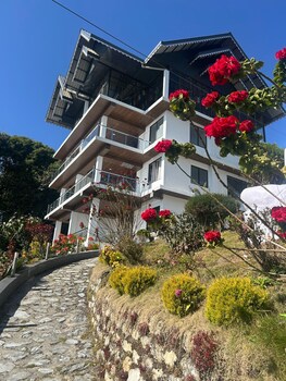 longitude homestay