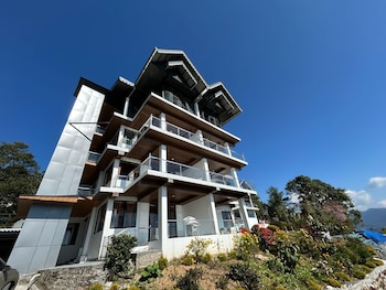 longitude homestay