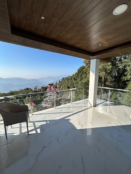 longitude homestay