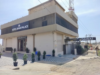 Hotel Shahi Palace,,3 star
