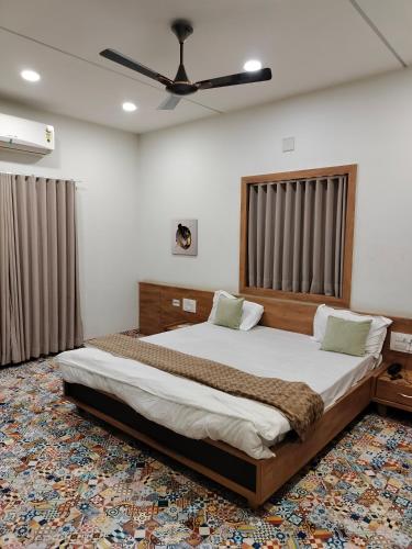 hotel shahi palace