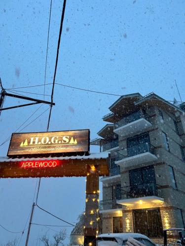 hogs panorama manali