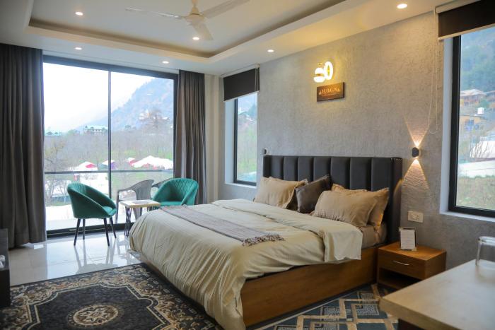 hogs panorama manali