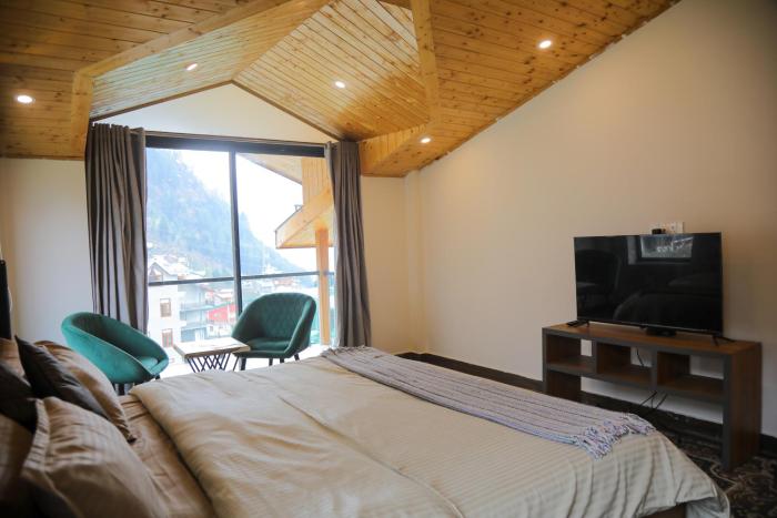 hogs panorama manali