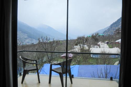 hogs panorama manali