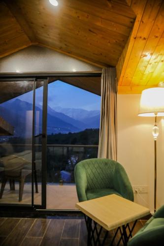 Hogs Panorama - Manali,,4 star