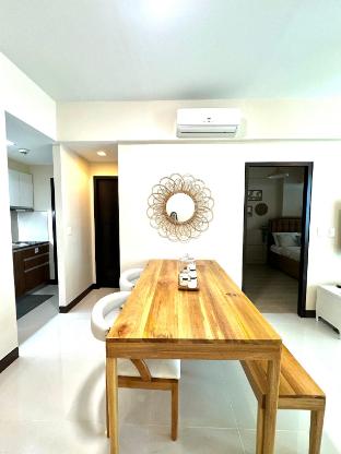 mactan newtown condo with pool access