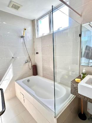 one bedroom with sea view and city lights