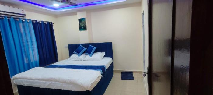 hotel taarini rajwada indore by loto
