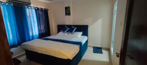 hotel taarini rajwada indore by loto