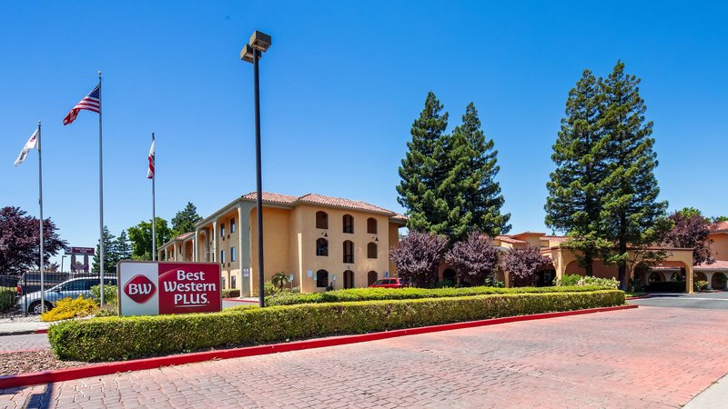 Best Western Plus Heritage Inn