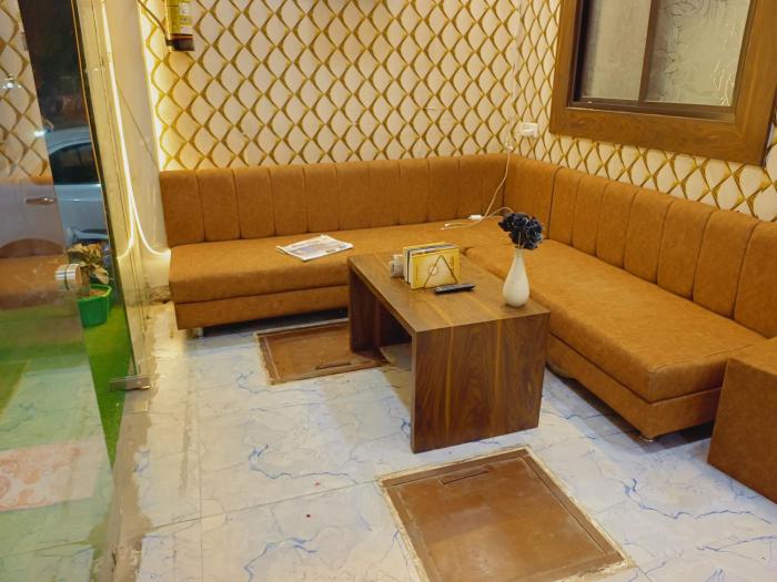 shree krishna hotel