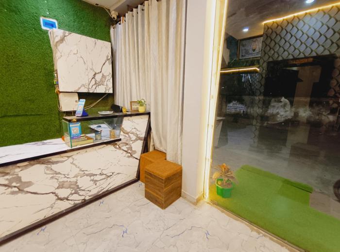 shree krishna hotel