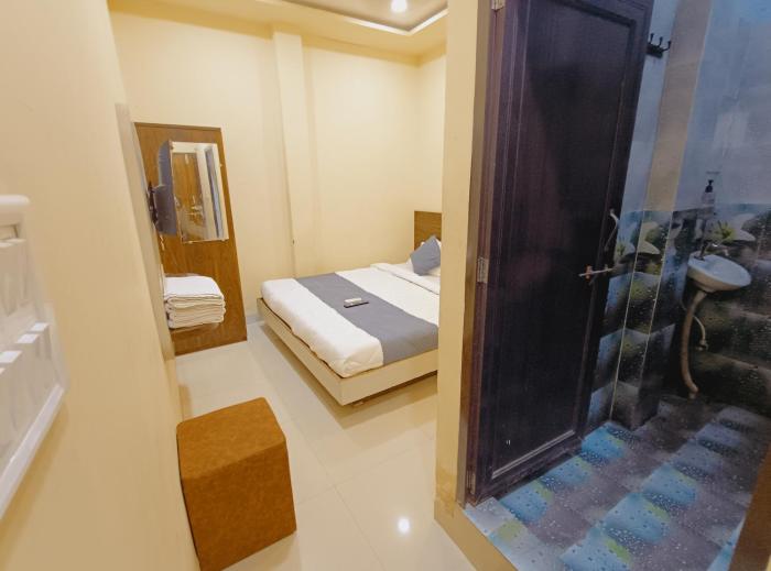 shree krishna hotel