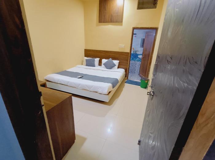 shree krishna hotel
