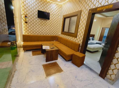 shree krishna hotel
