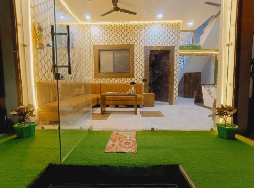 shree krishna hotel