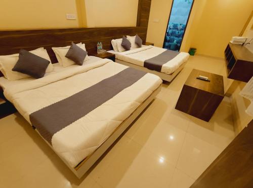 shree krishna hotel