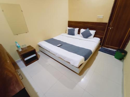 shree krishna hotel