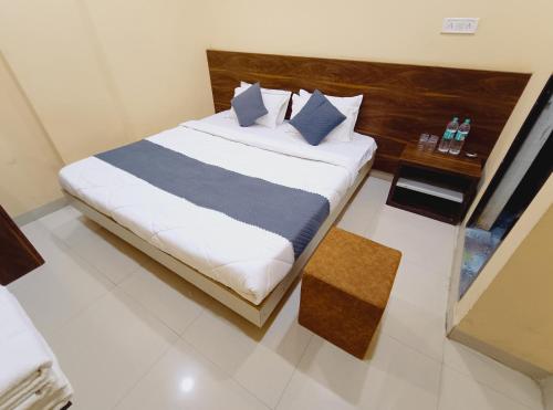 shree krishna hotel