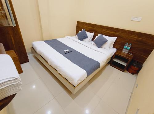shree krishna hotel