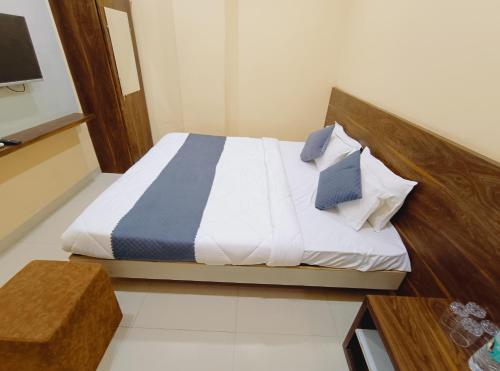 shree krishna hotel