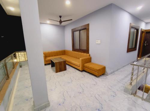 shree krishna hotel