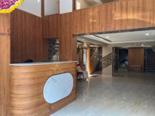 sriveda premium hotel
